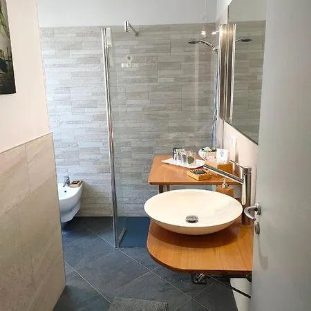 לינה וארוחת בוקר Venice Home ונציה