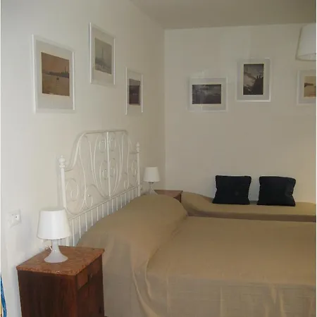 לינה וארוחת בוקר Venice Home ונציה