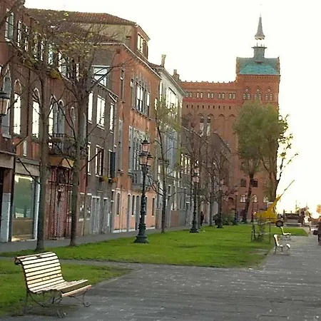 Venice Home 4*